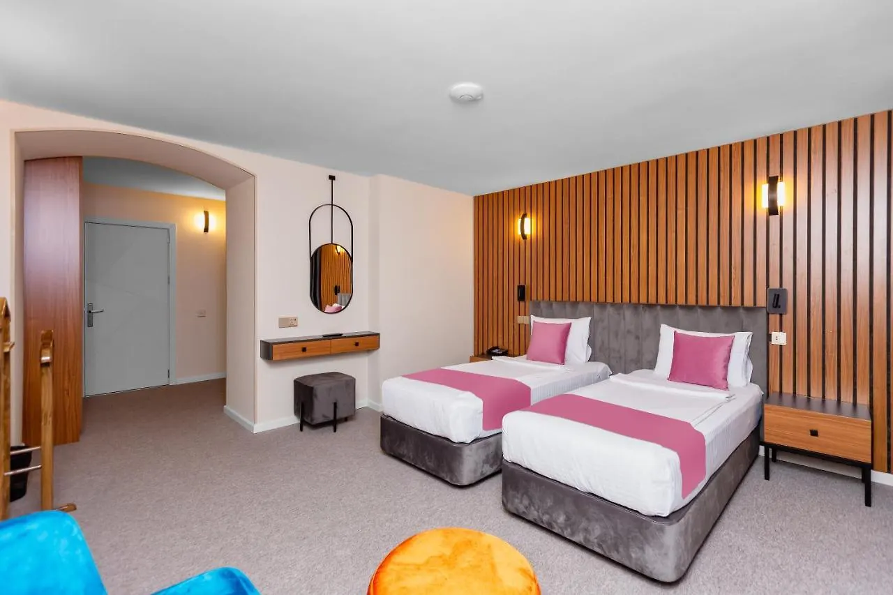 Eleven Hotel Baku 4*,