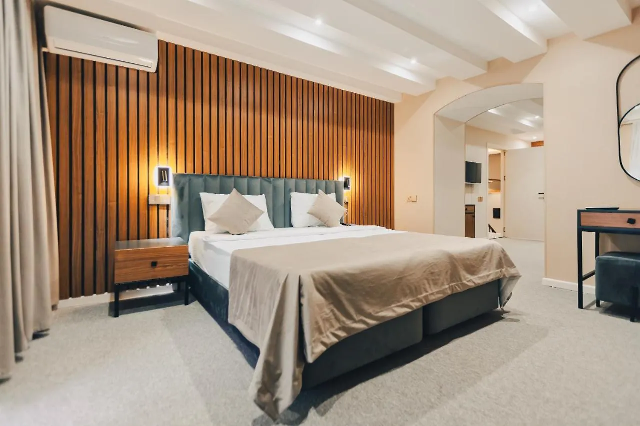Eleven Hotel Baku 4*,