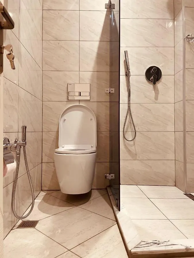 Eleven Hotel Baku 4*,